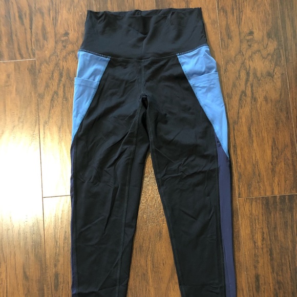 Aerie navy blue leggings with pockets - Picture 1 of 3